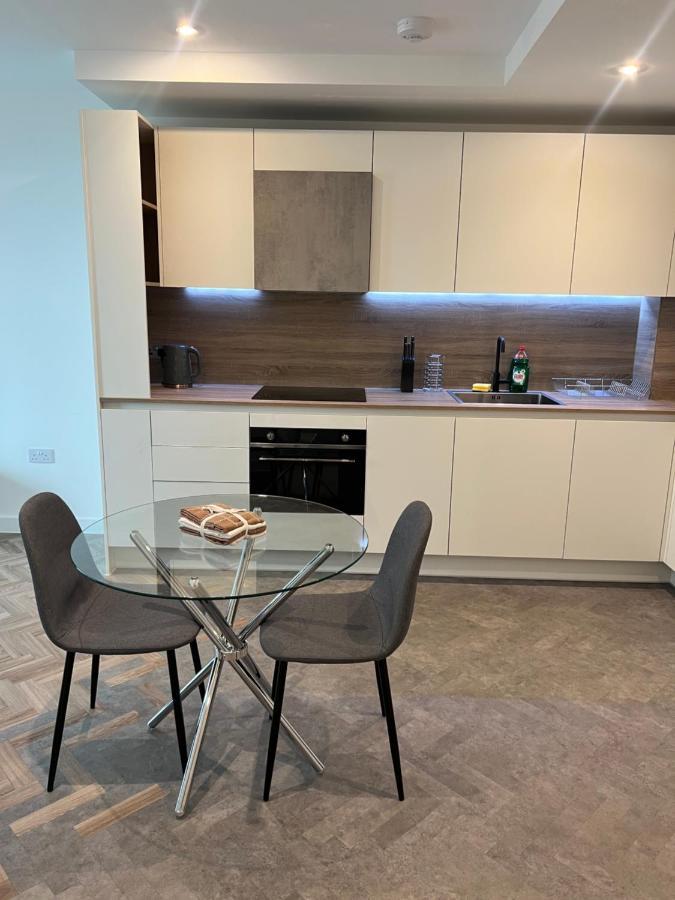 Stunning One Bedroom Apartment Лондон Екстериор снимка
